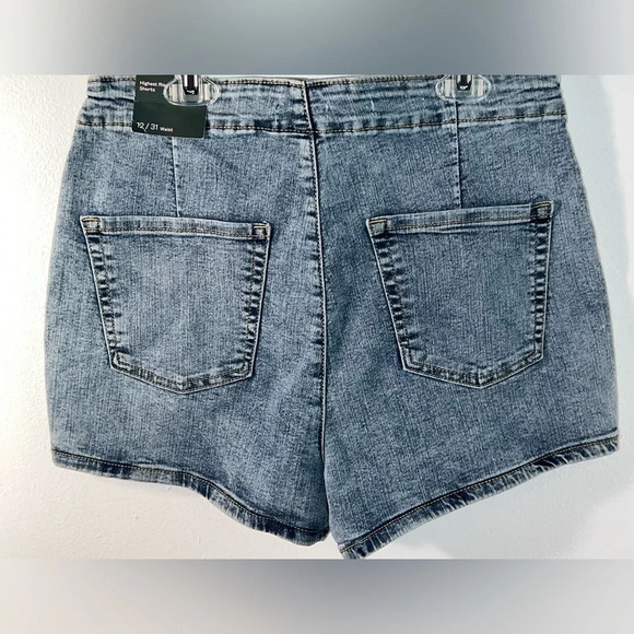 Wild fable, 12/31R,NWT,stretch highest rise medium wash,denim shorts, button,zip - Picture 2 of 6